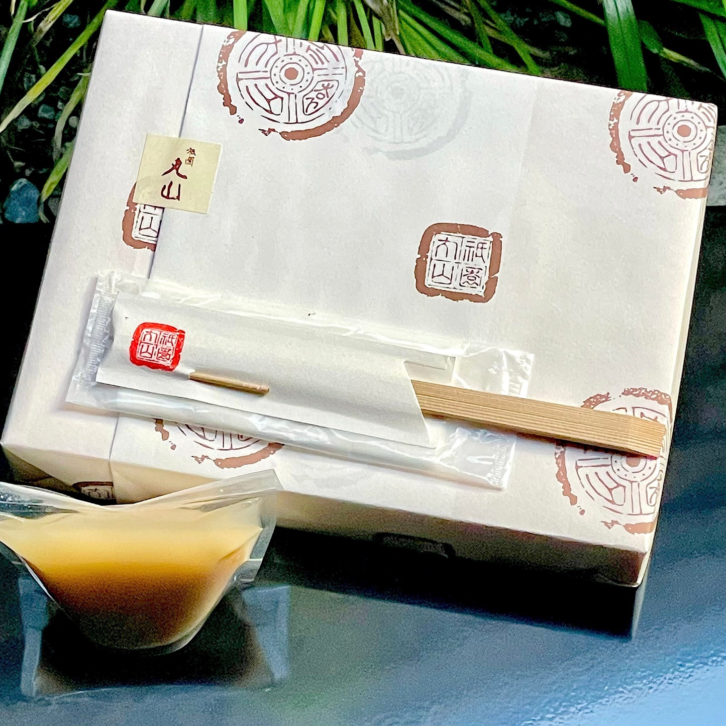 冬の特製弁当(松葉蟹ご飯入)-祇園-