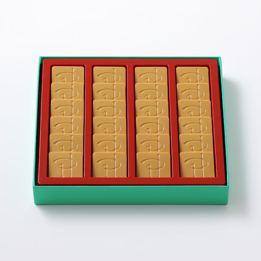 【配送指定日不可】～ご注文から14日以内に発送～キャレ ショコラ ブロン ア ラ フルール ド セル | ピエール・エルメ・パリ（PIERRE HERMÉ PARIS）