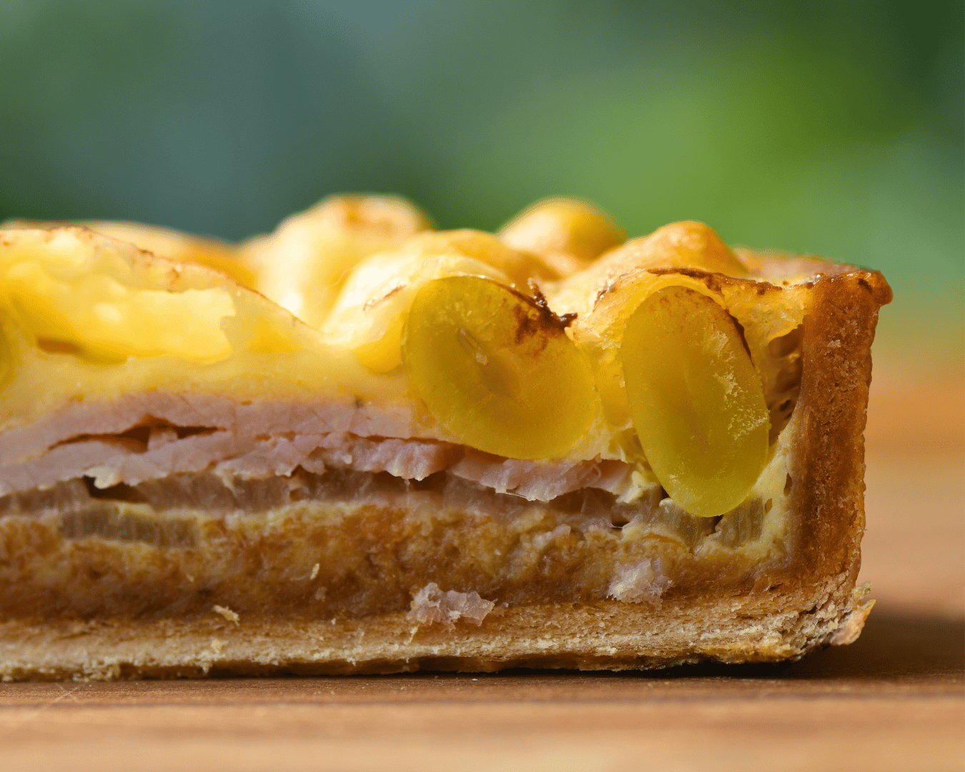 【店頭受取限定】ゴロゴロ銀杏とハムのキッシュ | Boulangerie et Cafe MainMano（ブーランジェリー&カフェ マンマーノ）