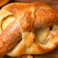 【店頭受取限定】バジルフランク | Boulangerie et Cafe MainMano（ブーランジェリー&カフェ マンマーノ）