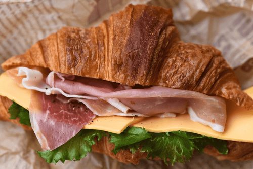 【店頭受取限定】サンドウィッチ｜生ハムとチェダーチーズのクロワッサンサンド