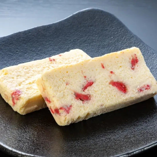 奈良県産ブランドいちご「古都華」使用　濃厚苺のチーズケーキ | 日本料理　卯之庵