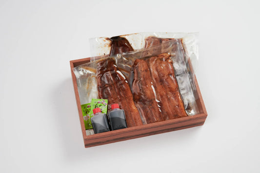 鰻蒲焼 鰻のタレ・粉山椒付 2本箱入り | 日本料理 晴山