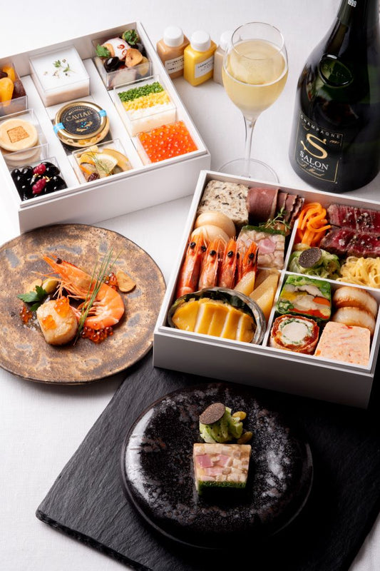 「新春のフレンチ・ジャポネおせち」二段重（3～4人前） | Les enfants gates（レザンファン ギャテ）