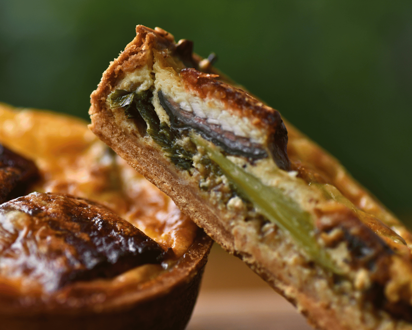 【店頭受取限定】九条ねぎと鰻(うなぎ)のキッシュ | Boulangerie et Cafe MainMano（ブーランジェリー&カフェ マンマーノ）