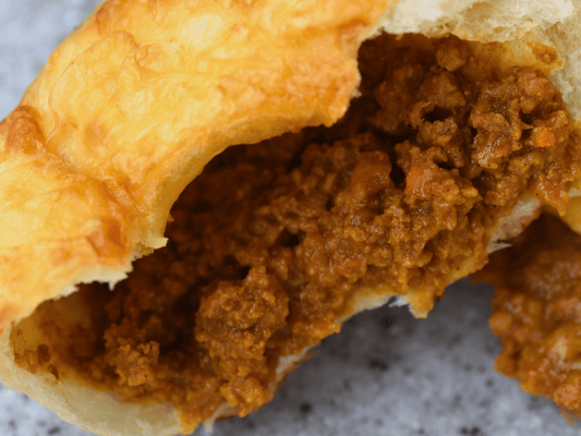【店頭受取限定】惣菜パン｜焼きカレーパン | Boulangerie et Cafe MainMano（ブーランジェリー&カフェ マンマーノ）