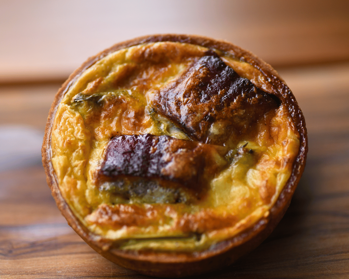 【店頭受取限定】九条ねぎと鰻(うなぎ)のキッシュ | Boulangerie et Cafe MainMano（ブーランジェリー&カフェ マンマーノ）