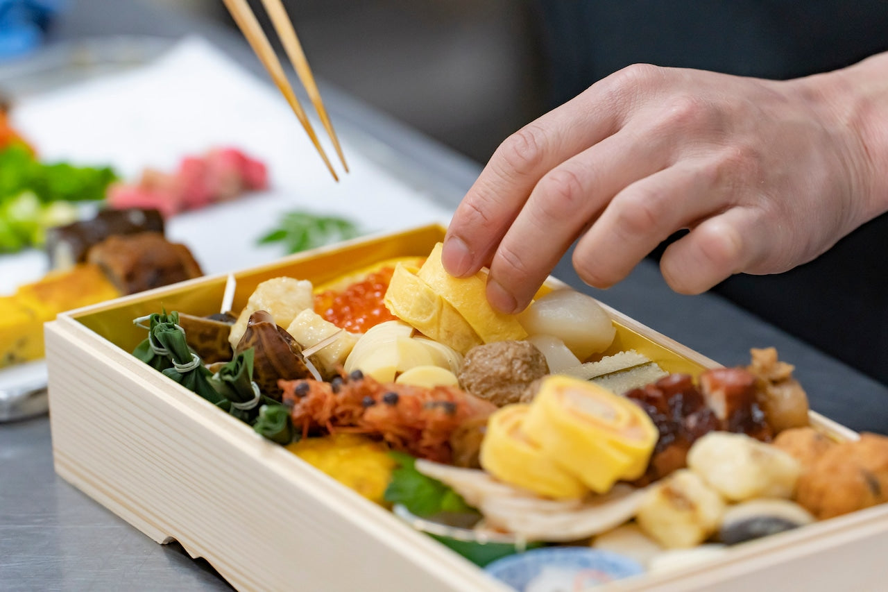 【12/31着日限定】2026年度　新春おせち料理　2人前ミニ　三段重※送料無料 | 京料理　辰巳屋