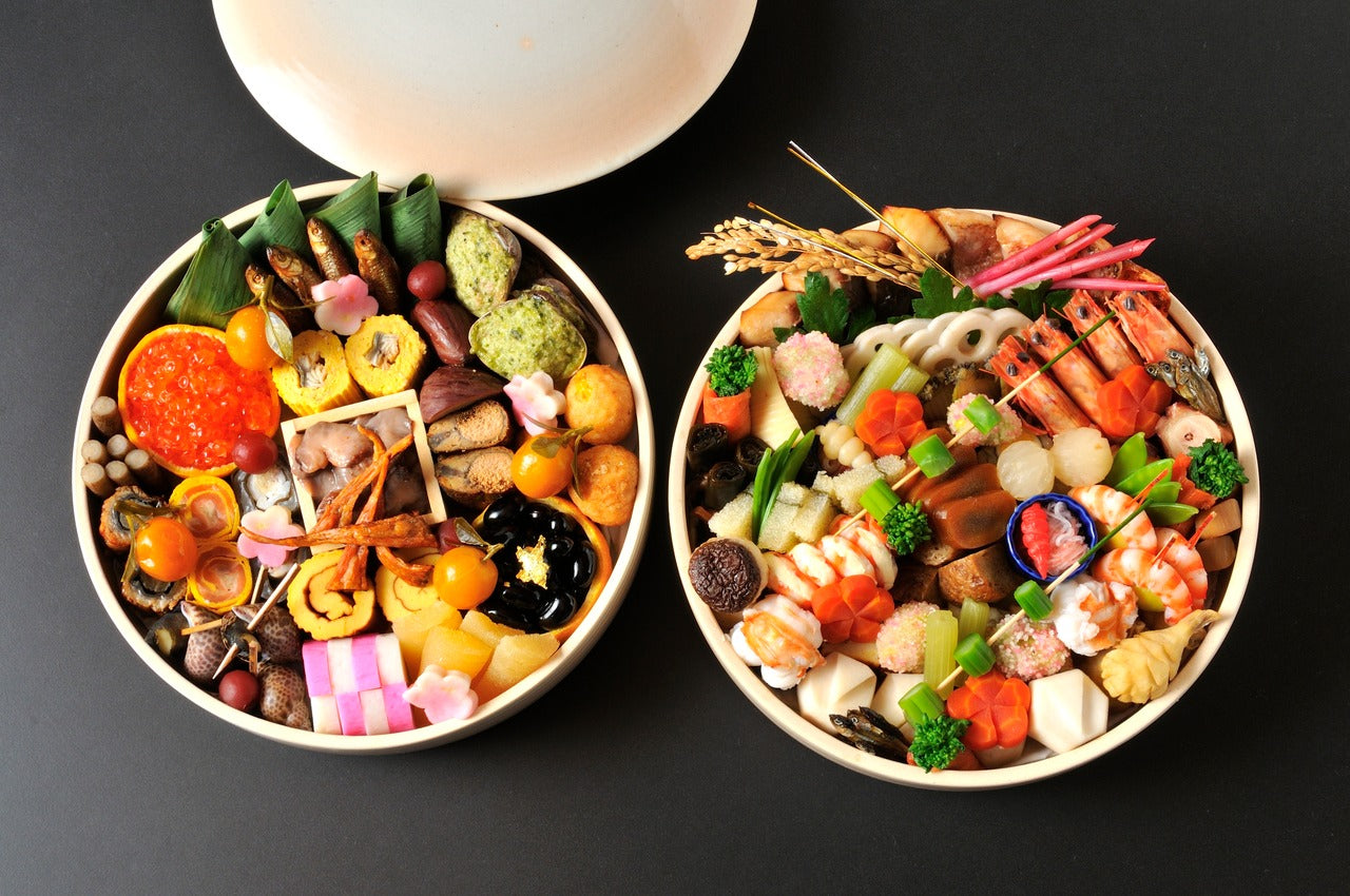 【12/31着日限定】2026年度　新春おせち料理　朝日焼特別喰籠二段重（4人前）＊ご予約締切11/30（日）※送料無料 | 京料理　辰巳屋