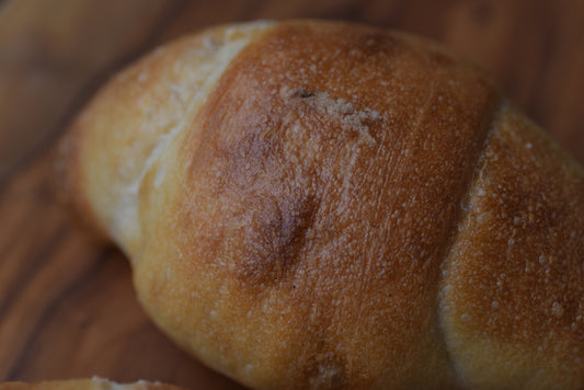 【店頭受取限定】食事パン｜塩バターパン | Boulangerie et Cafe MainMano（ブーランジェリー&カフェ マンマーノ）