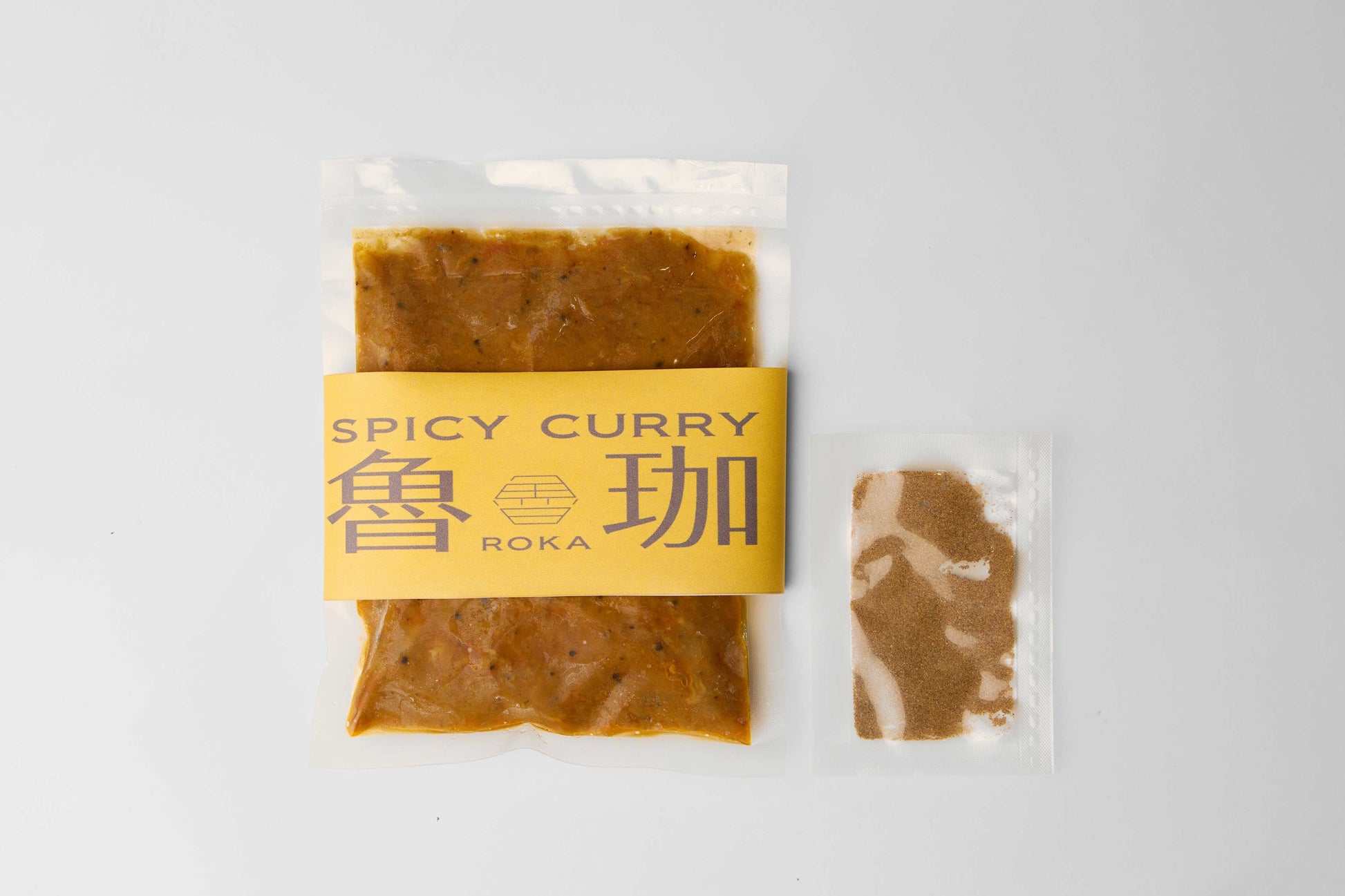 ＜2026年4月以降の発送＞【SPICY CURRY 魯珈】魯珈を代表する一品「チキンカレー」 4食入り（冷凍） | SPICY CURRY 魯珈（スパイシーカレーロカ）