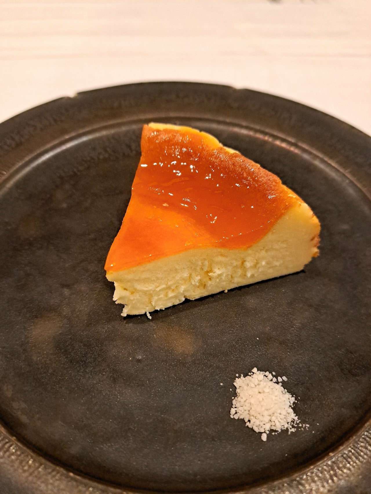 【第2第4木曜・金曜限定発送】「塩で味わうベイクドチーズケーキ」 | トロワフレーシュ（TROIS FLECHES）