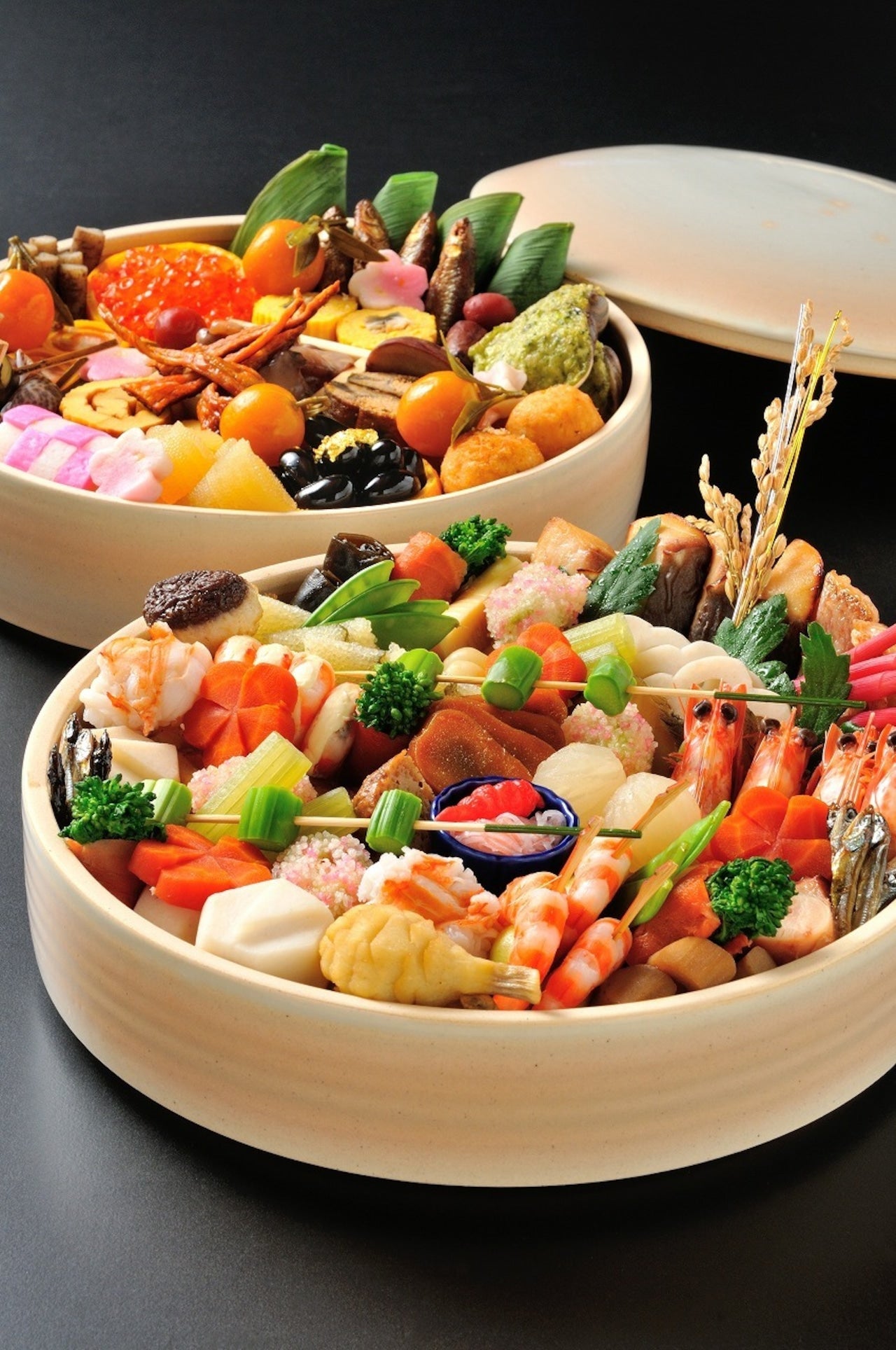 【12/31着日限定】2026年度　新春おせち料理　朝日焼特別喰籠二段重（4人前）＊ご予約締切11/30（日）※送料無料 | 京料理　辰巳屋