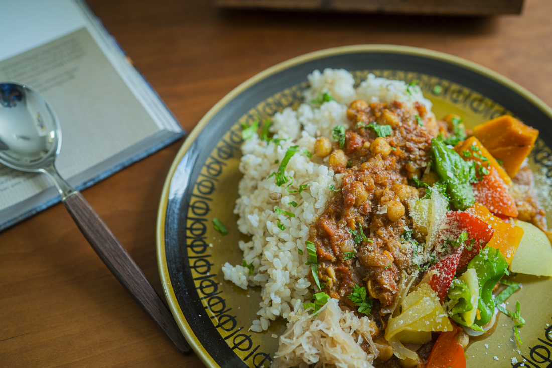 【配送指定日不可】～完全無添加～有機スパイスのビーガンカレー ５袋セット | Auberge erba stella（オーベルジュ　エルバステラ）