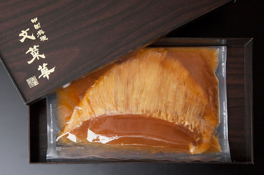 気仙沼産 吉切鮫尾使用 フカヒレ姿煮込み 250g（冷蔵） | 中国料理 文菜華
